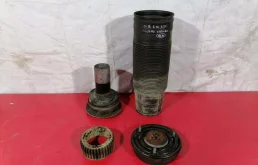 Амортизатор передний правый для Mercedes-Benz CL class 2011 года на фотографиях