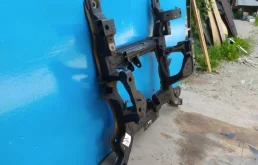 Подрамник двигателя для Suzuki Grand Vitara на фотографиях