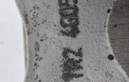 Скоба суппорта передняя для Audi A8 на фотографиях