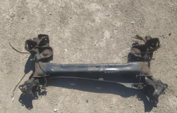 Задняя балка для Renault Megane на фотографиях