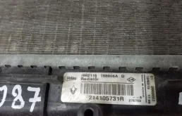 Радиатор охлаждения ДВС для Renault Sandero 2008 года на фотографиях