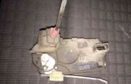 Замок двери задний левый для Opel Astra H Седан 2004-2014