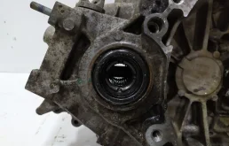 МКПП для Hyundai Solaris 2014 года на фотографиях