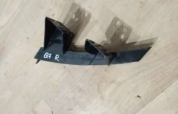 Усилитель переднего бампера для Audi Q7 2013 года на фотографиях