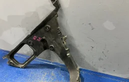 Кронштейн заднего бампера левый для Audi Q7 на фотографиях