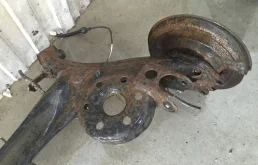 Задняя балка для Toyota Corolla 2012 года на фотографиях