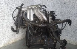 Двигатель для Toyota RAV4 1996 года на фотографиях