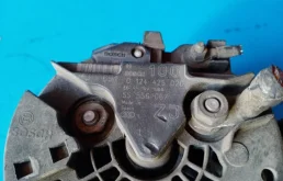 Генератор для Opel Zafira 2007 года на фотографиях