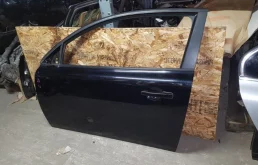 Двери для Volvo C30 2007 года на фотографиях