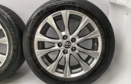 Диск колесный литой для Toyota RAV4 на фотографиях