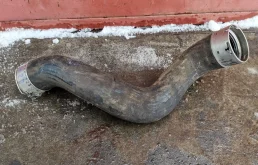 Патрубок интеркулера левый (A2045282582) для Mercedes-Benz C class W204 2007-2014