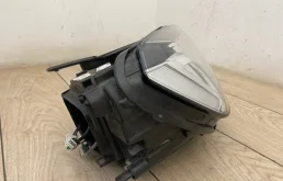 Фары для Volkswagen Touareg 2015 года на фотографиях