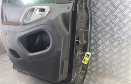 Двери для Citroen Berlingo 2002 года на фотографиях