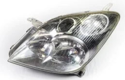 Фары для Toyota Corolla 2006 года на фотографиях