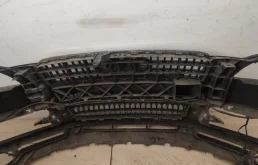 Бампер передний для Audi Q7 2010 года на фотографиях