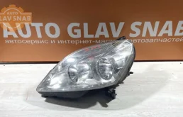 Фары для Opel Zafira 2005 года на фотографиях