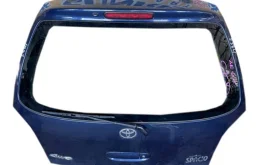 Крышка багажника для Toyota Corolla на фотографиях