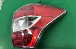 Фонарь правый для Subaru Forester на фотографиях
