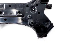 Подрамник двигателя для Hyundai Solaris 2021 года на фотографиях