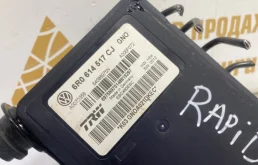 Блок ABS для Skoda Rapid 2018 года на фотографиях