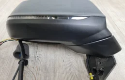 Зеркало боковое правое для Audi Q7 2020 года на фотографиях