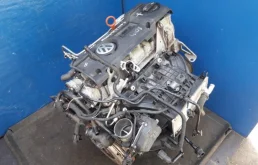 Двигатель для Skoda Rapid 2012 года на фотографиях