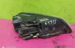 Фара ксенон левая для Volkswagen Touareg 2003 года на фотографиях