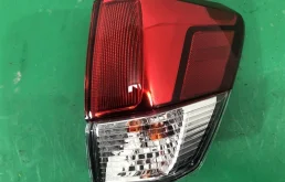 Фонарь правый для Subaru Forester на фотографиях