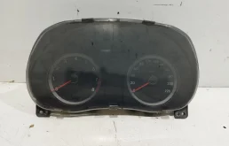 Приборная панель для Hyundai Solaris на фотографиях