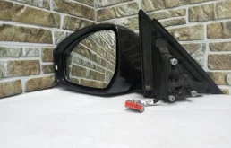 Стекла и зеркала для Land Rover Range Rover Evoque 2015 года на фотографиях