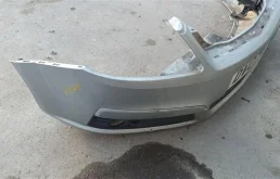 Бампер передний для Opel Zafira 2007 года на фотографиях