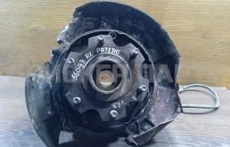 Кулак задний левый для Mitsubishi Pajero V90 5dr 2006-2011