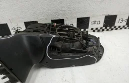 Стекла и зеркала для Toyota Corolla 2025 года на фотографиях