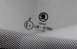 Лобовое (ветровое) стекло для Skoda Rapid на фотографиях