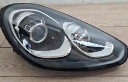 Фара правая для Porsche Cayenne на фотографиях