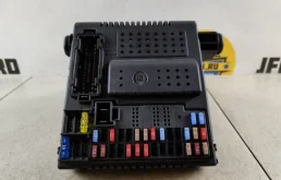 CEM Центральный электронный модуль для Volvo XC90 2011 года на фотографиях