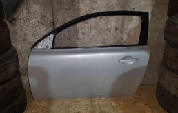 Двери для Volvo C30 2007 года на фотографиях