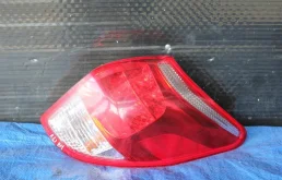 Фонарь внешний правый для Toyota RAV4 на фотографиях