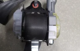 Ремень безопасности передний левый для Kia Rio 2014 года на фотографиях