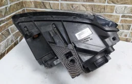 Фара правая для Jeep Grand Cherokee на фотографиях