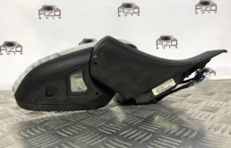 Стекла и зеркала для Volvo C30 2010 года на фотографиях