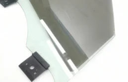 Стекло двери переднее правое для Land Rover Range Rover на фотографиях