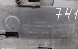 Молдинг двери задний левый для Audi Q7 2010 года на фотографиях