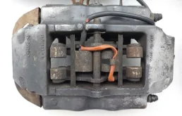 Суппорт задний левый для Audi Q7 2015 года на фотографиях