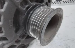 Генератор для Renault Duster на фотографиях