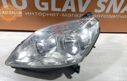 Фары для Opel Zafira 2005 года на фотографиях