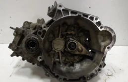 МКПП для Hyundai Solaris 2014 года на фотографиях