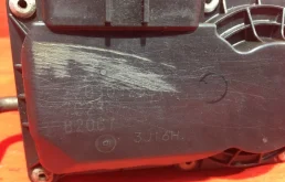 Дроссельная заслонка для Toyota RAV4 на фотографиях