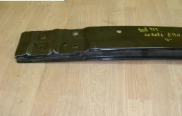 Усилитель переднего бампера для Toyota Corolla 2016 года на фотографиях