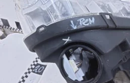 Фары для Kia Carnival на фотографиях